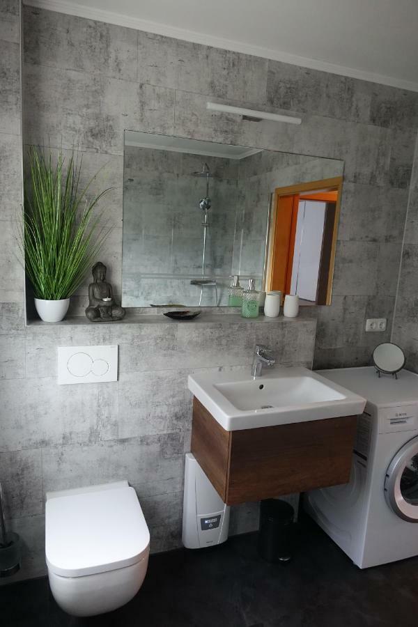 Moderne Ferienwohnung In Potsdam, Sehr Komfortabel, Ruhige Lage エクステリア 写真